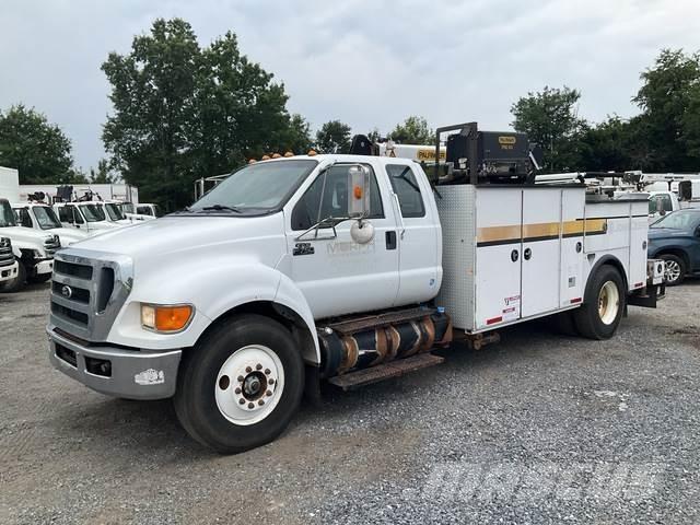 Ford F-750 Tienhoitoautot