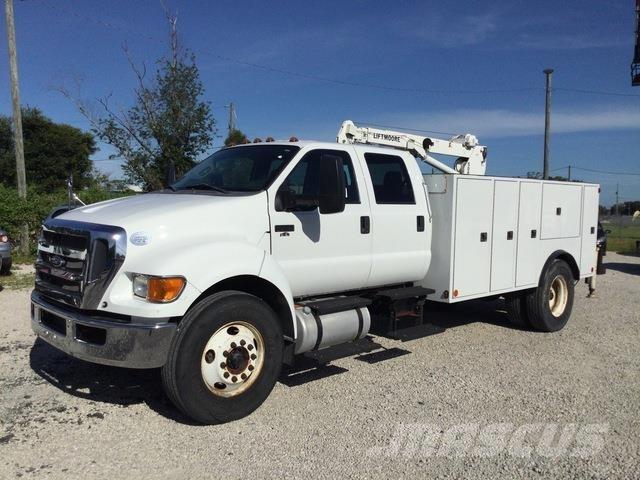 Ford F-750 Tienhoitoautot