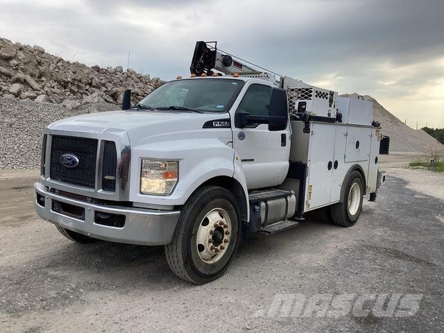 Ford F-750 Tienhoitoautot