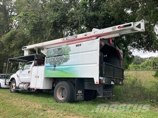 Ford F-750 Nostolava-autot