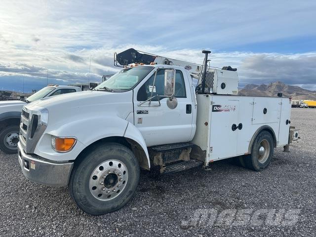 Ford F-750 Tienhoitoautot