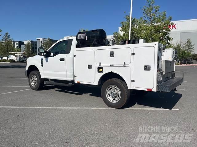Ford F250 XL Tienhoitoautot