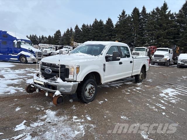 Ford F350 Lava-autot