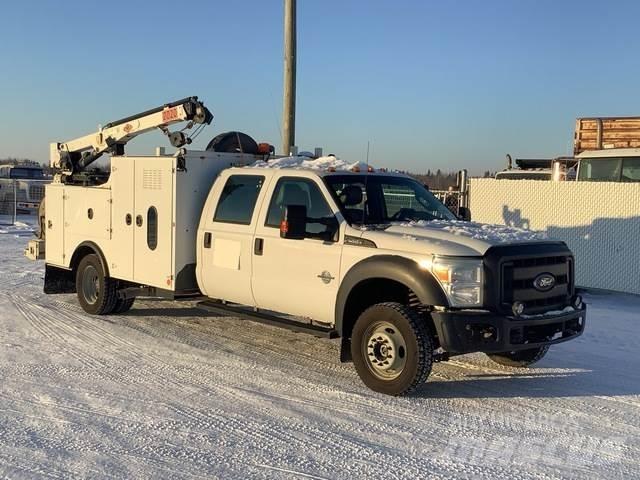 Ford F550 Tienhoitoautot