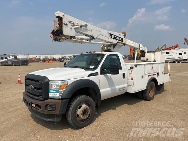 Ford F550 Nostolava-autot
