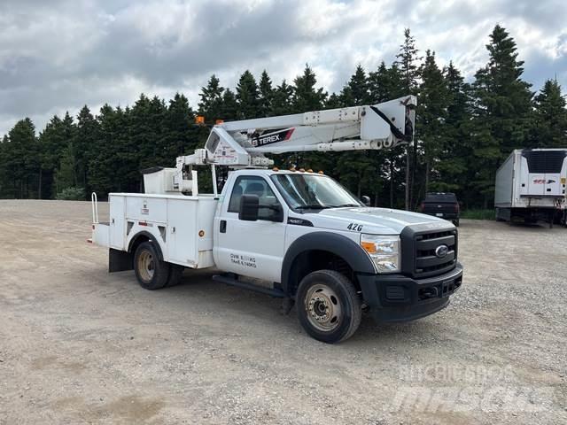 Ford F550 Nostolava-autot
