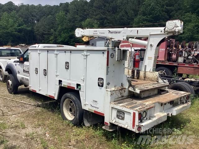 Ford F550 Tienhoitoautot