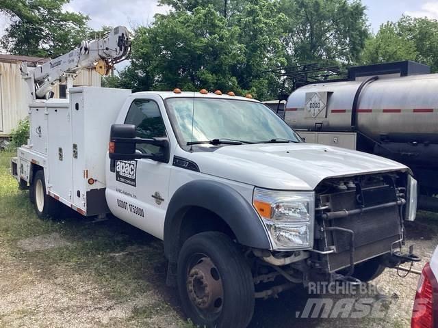 Ford F550 Tienhoitoautot