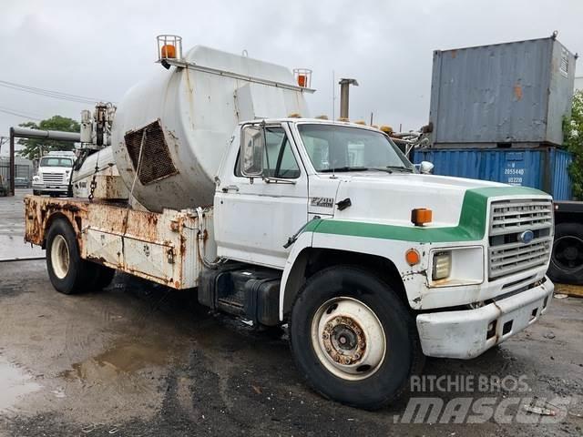 Ford F700 Muut koneet