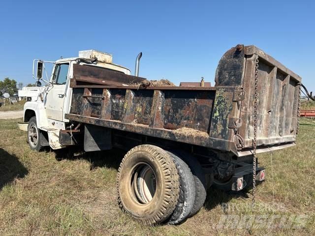 Ford F7000 Sora- ja kippiautot