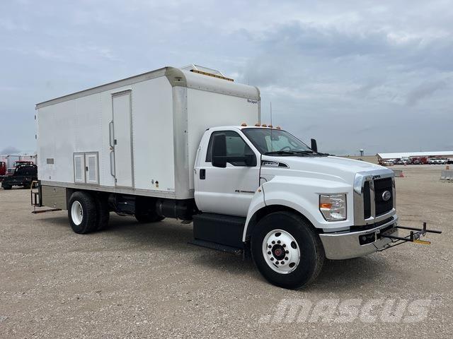 Ford F750 Paine-/imuautot