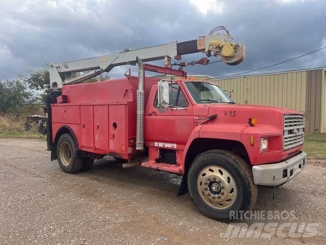 Ford F800 Lava-autot