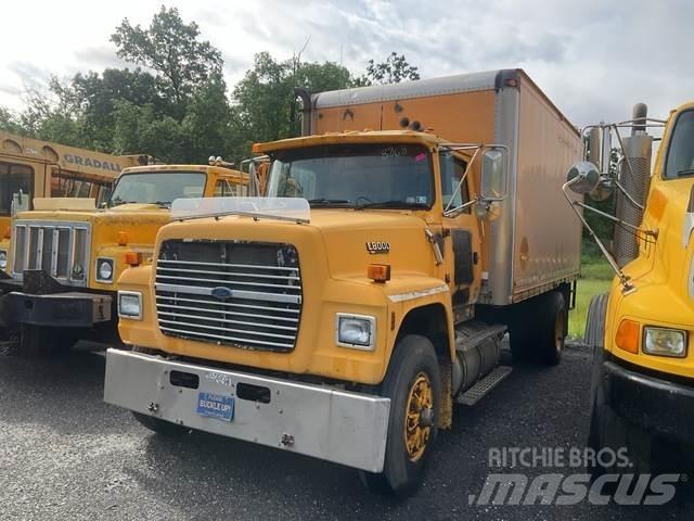 Ford L8000F Umpikorikuorma-autot