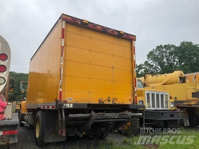Ford L8000F Umpikorikuorma-autot