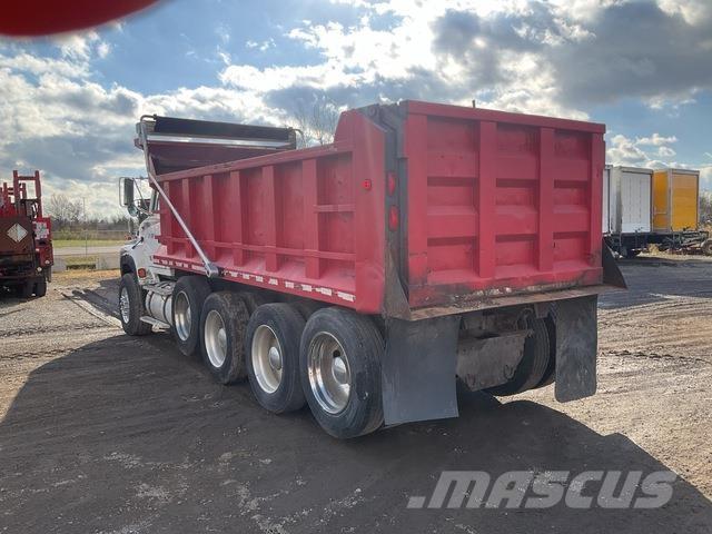 Ford L900 Sora- ja kippiautot