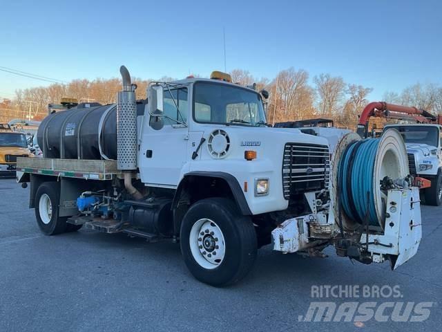 Ford L9000 Paine-/imuautot
