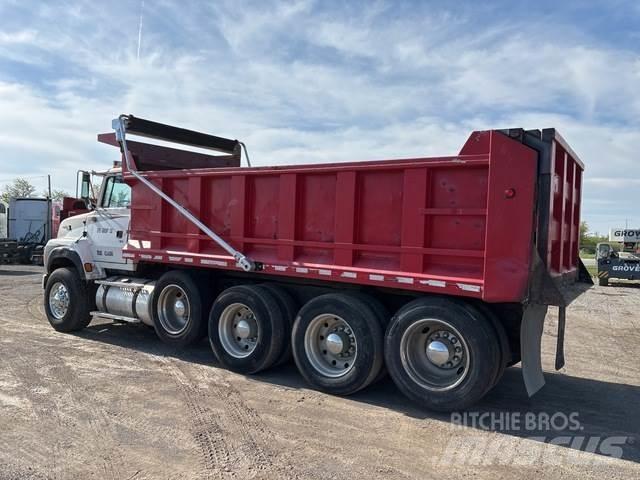 Ford L9000 Sora- ja kippiautot
