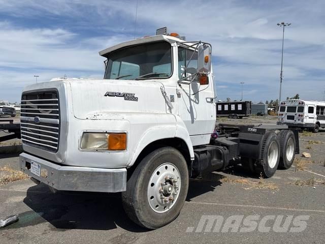 Ford L9000 Vetopöytäautot