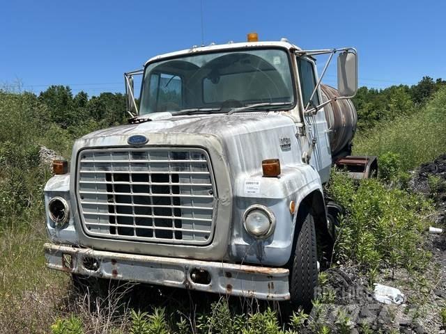 Ford LN7000 Vesisäiliöautot