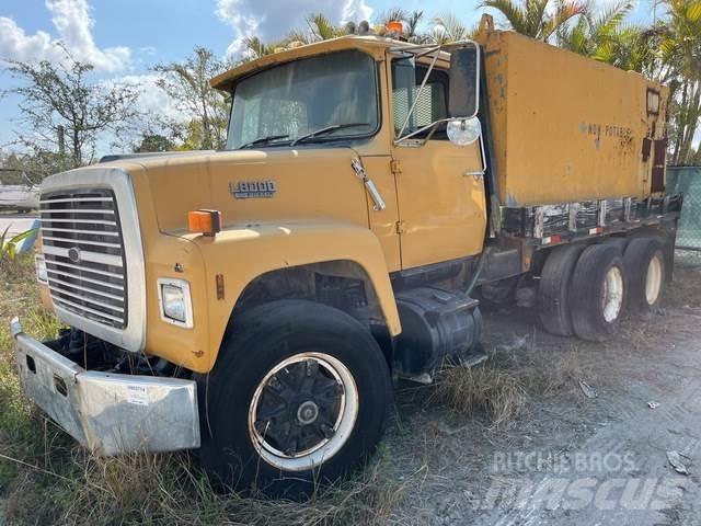 Ford LT8000 Vesisäiliöautot