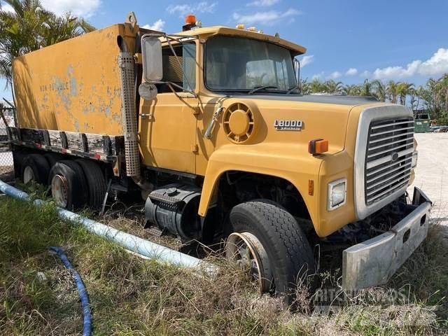 Ford LT8000 Vesisäiliöautot