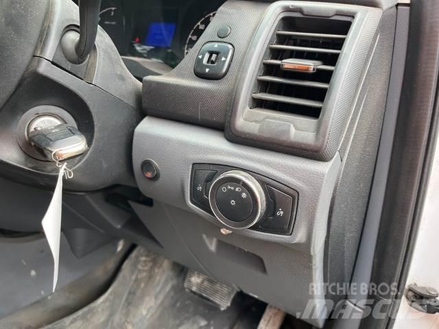 Ford Ranger Lava-autot