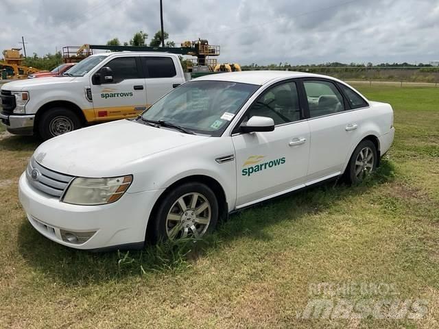 Ford Taurus Henkilöautot