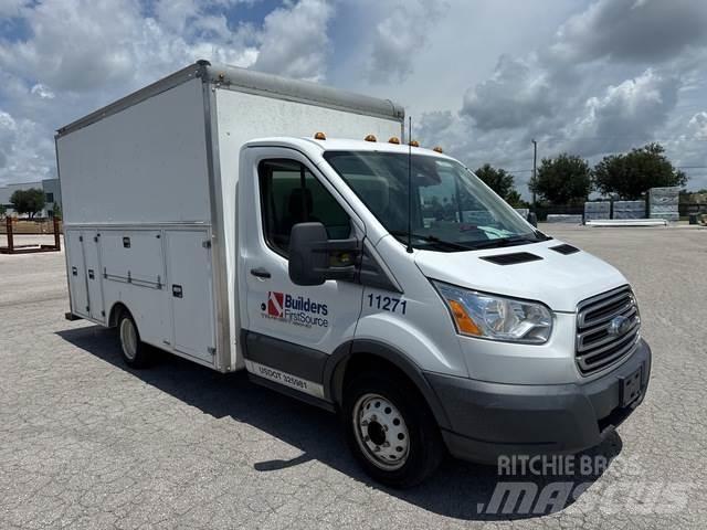 Ford Transit Lava-autot