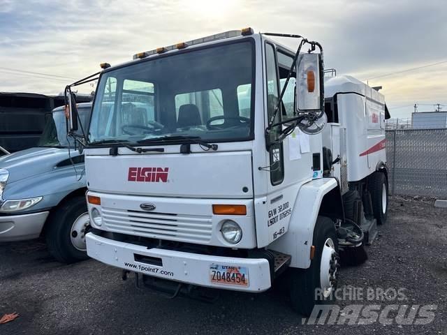 Freightliner  Lakaisuautot