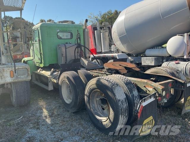 Freightliner  Vetopöytäautot