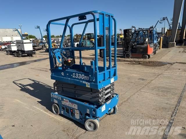 Genie GS-1330M Saksilavat
