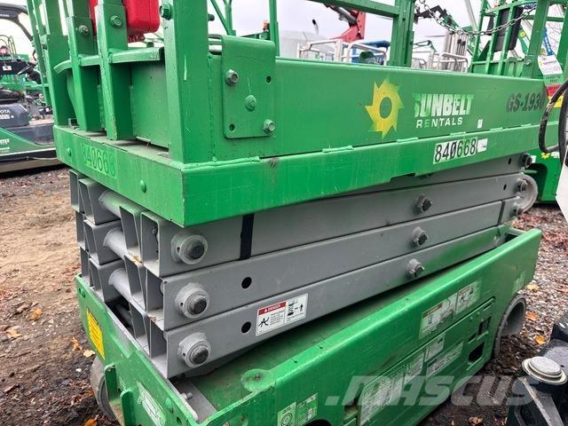 Genie GS-1930 Saksilavat