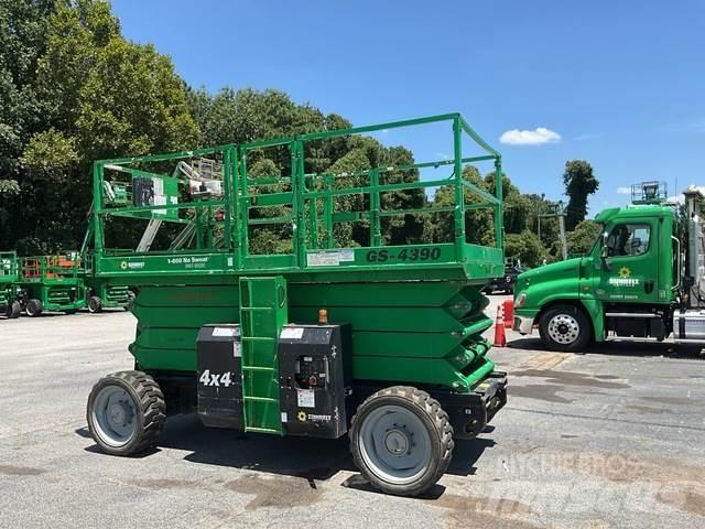 Genie GS-4390 Saksilavat