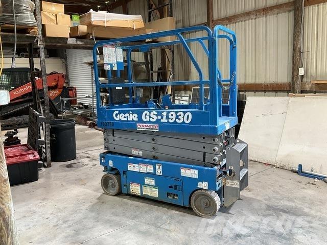 Genie GS1930 Saksilavat