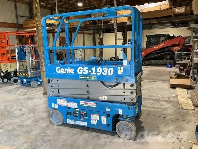 Genie GS1930 Saksilavat