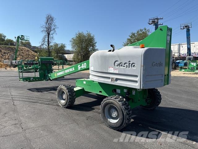 Genie S-40 Teleskooppipuominostimet
