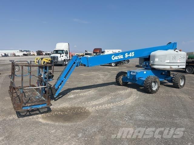 Genie S-45 Teleskooppipuominostimet