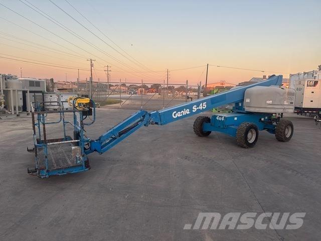 Genie S-45 Teleskooppipuominostimet