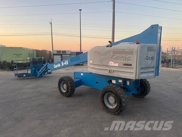 Genie S-45 Teleskooppipuominostimet