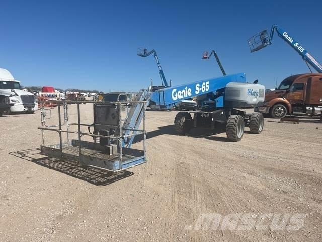Genie S-65 Teleskooppipuominostimet