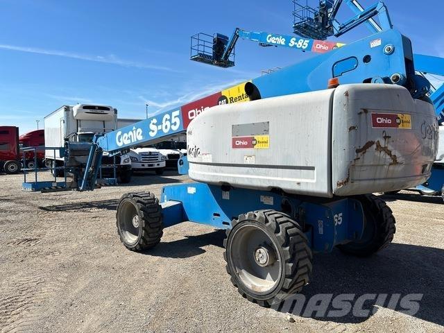 Genie S-65 Teleskooppipuominostimet