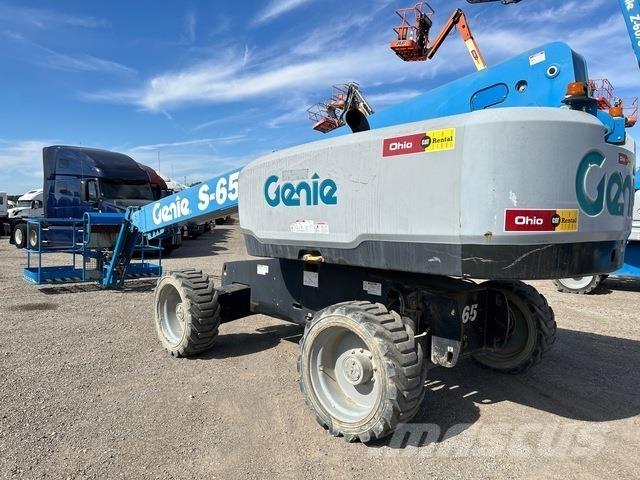 Genie S-65 Teleskooppipuominostimet