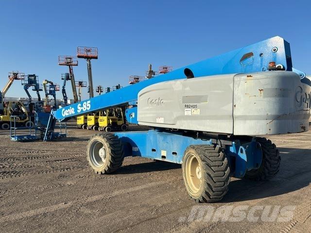 Genie S-85 Teleskooppipuominostimet