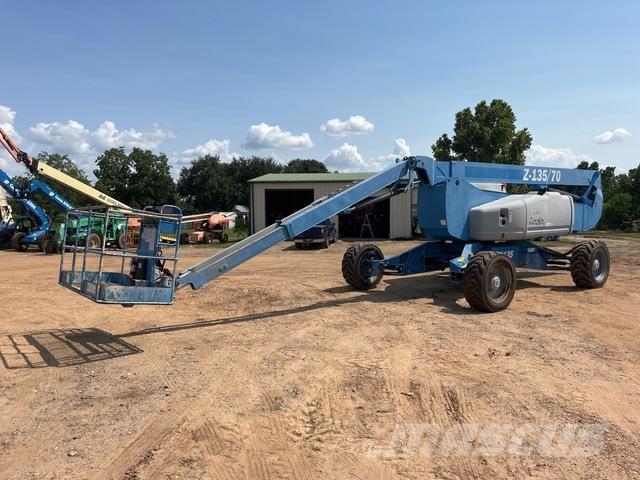 Genie Z-135 Kuukulkijat