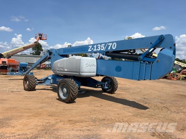 Genie Z-135 Kuukulkijat