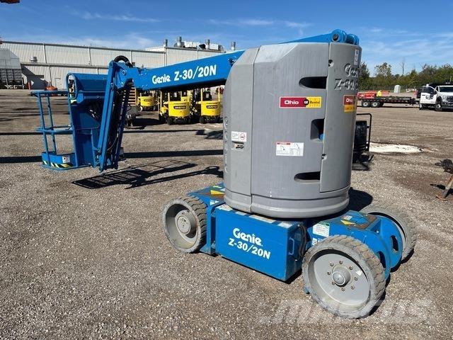 Genie Z-30/20N Kuukulkijat