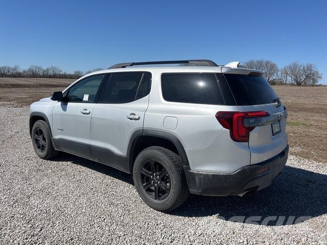 GMC Acadia Henkilöautot