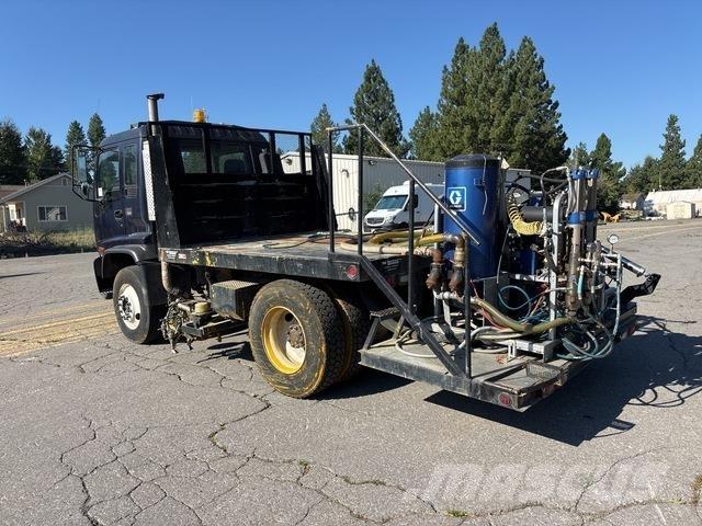 GMC T7500 Tienhoitoautot