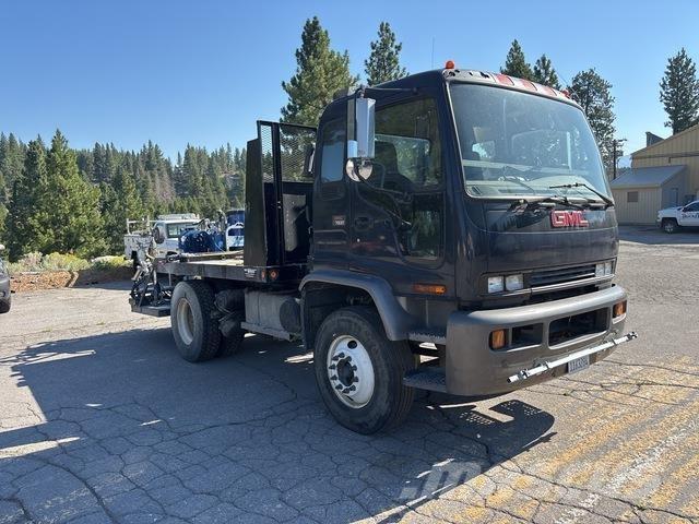 GMC T7500 Tienhoitoautot