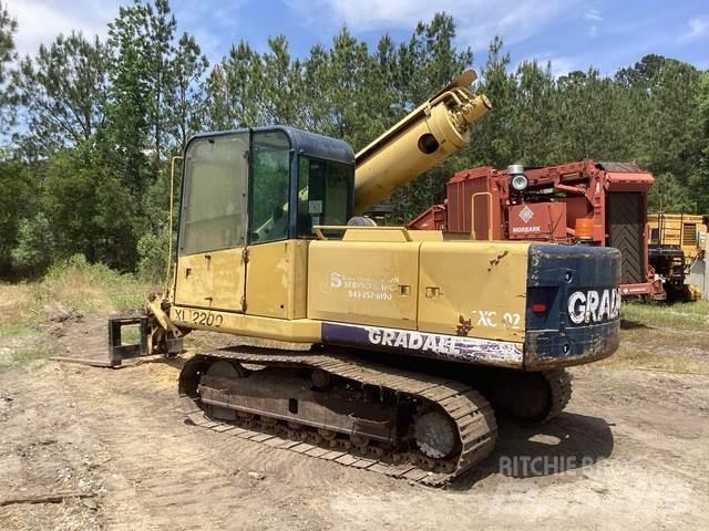 Gradall XL2200 Telakaivukoneet